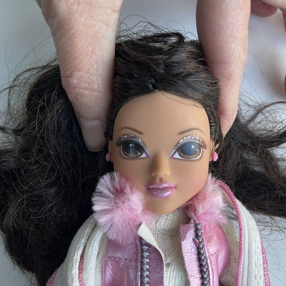 Moxie Girlz Sophina Magic Snow Sledge  2009 MGA Online Game Code Complete! - Picture 5 of 10